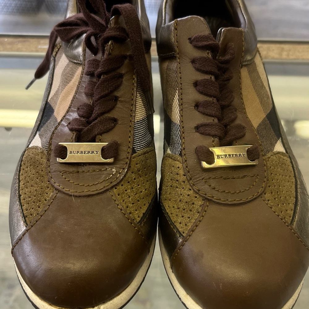 BURBERRY LONDON NOVA CHEK SHOES - Picture 8 of 9